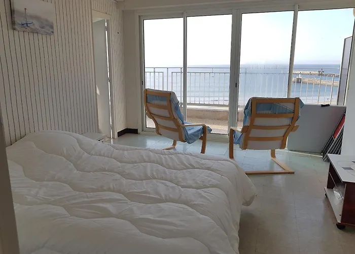 Le Miramar 1 Etoile Face Les Sables-dʼOlonne